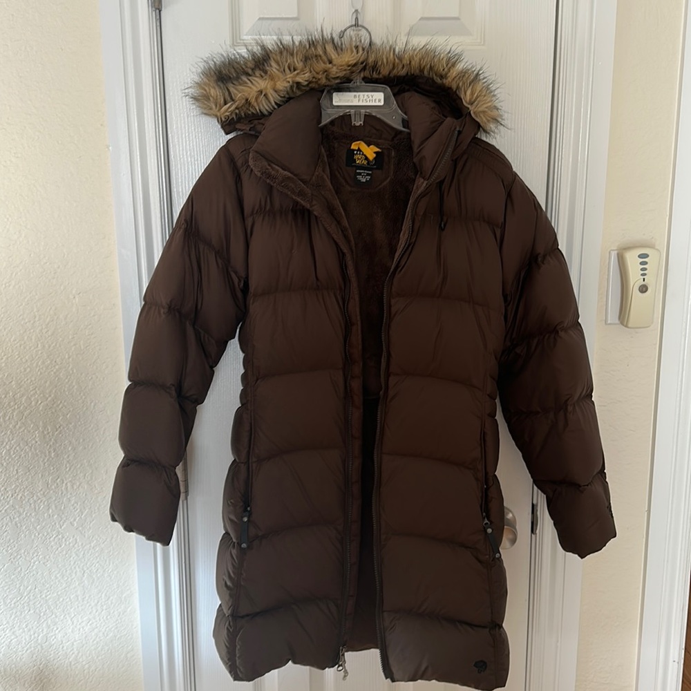 Women’s Mountain Hardwear winter down jacket with hood